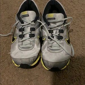 Nike DUAL FUSION ST Size 9.5